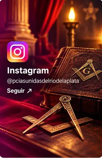 Un libro con la escuadra y el compás, junto a una vela, en un templo masónico